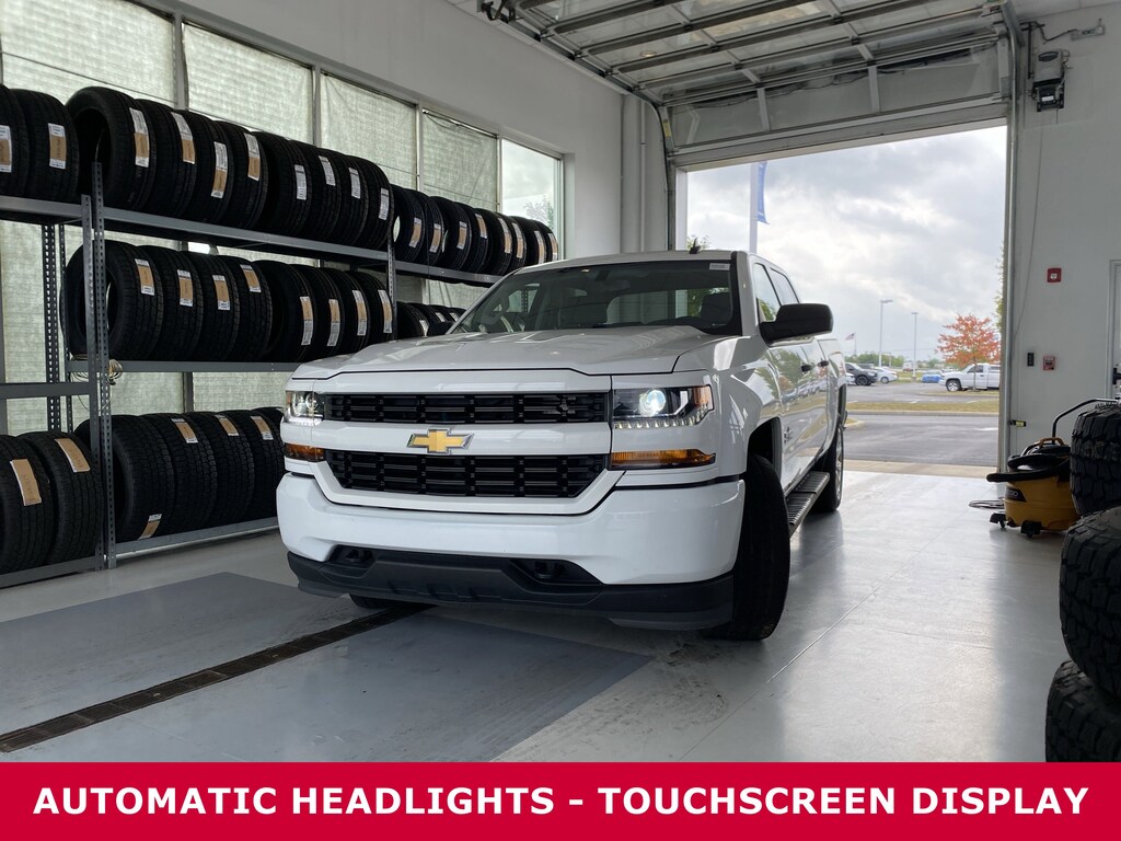 Used 2018 Chevrolet Silverado 1500 2WD Crew Cab 143.5 Custom Truck