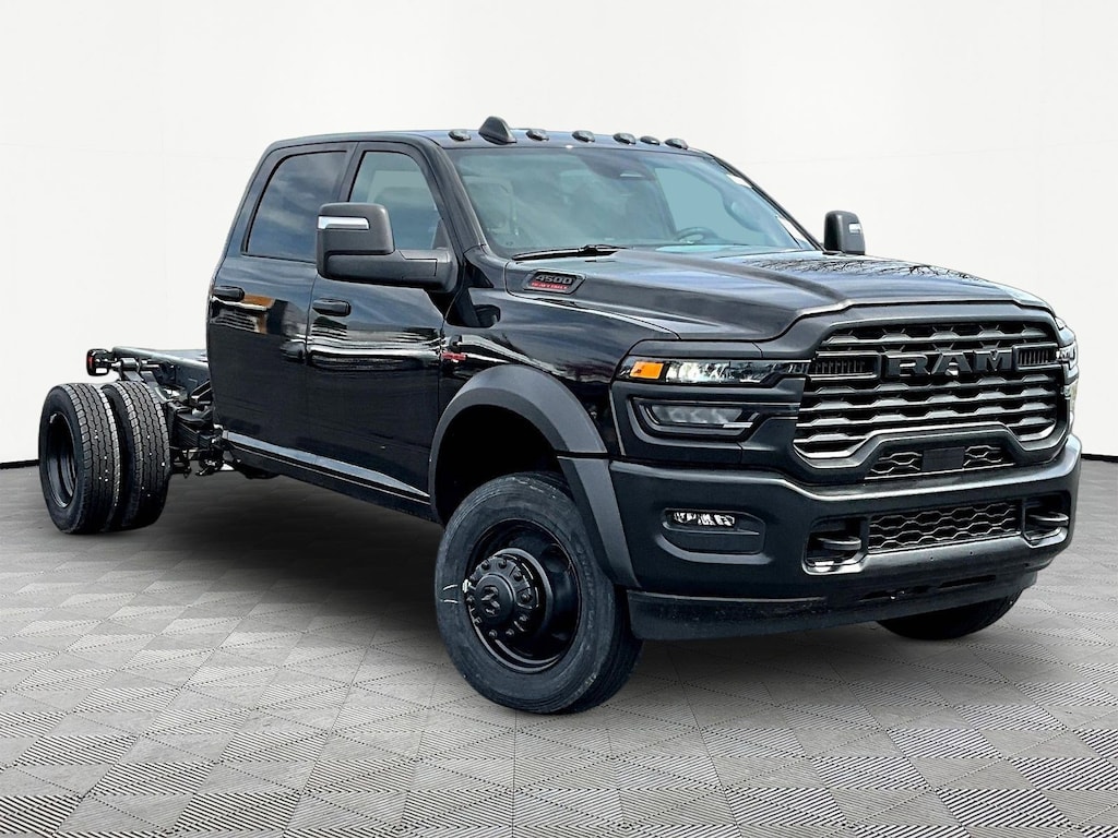 New 2026 Ram 4500 Chassis Cab TRADESMAN CREW 4X4 60' CA Pickup