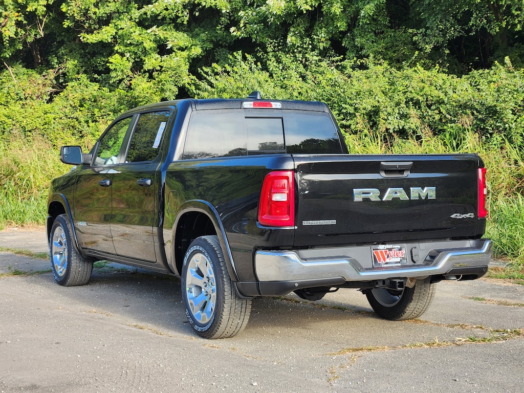 New 2025 Ram 1500 BIG HORN CREW CAB 4X4 5'7 BOX Pickup