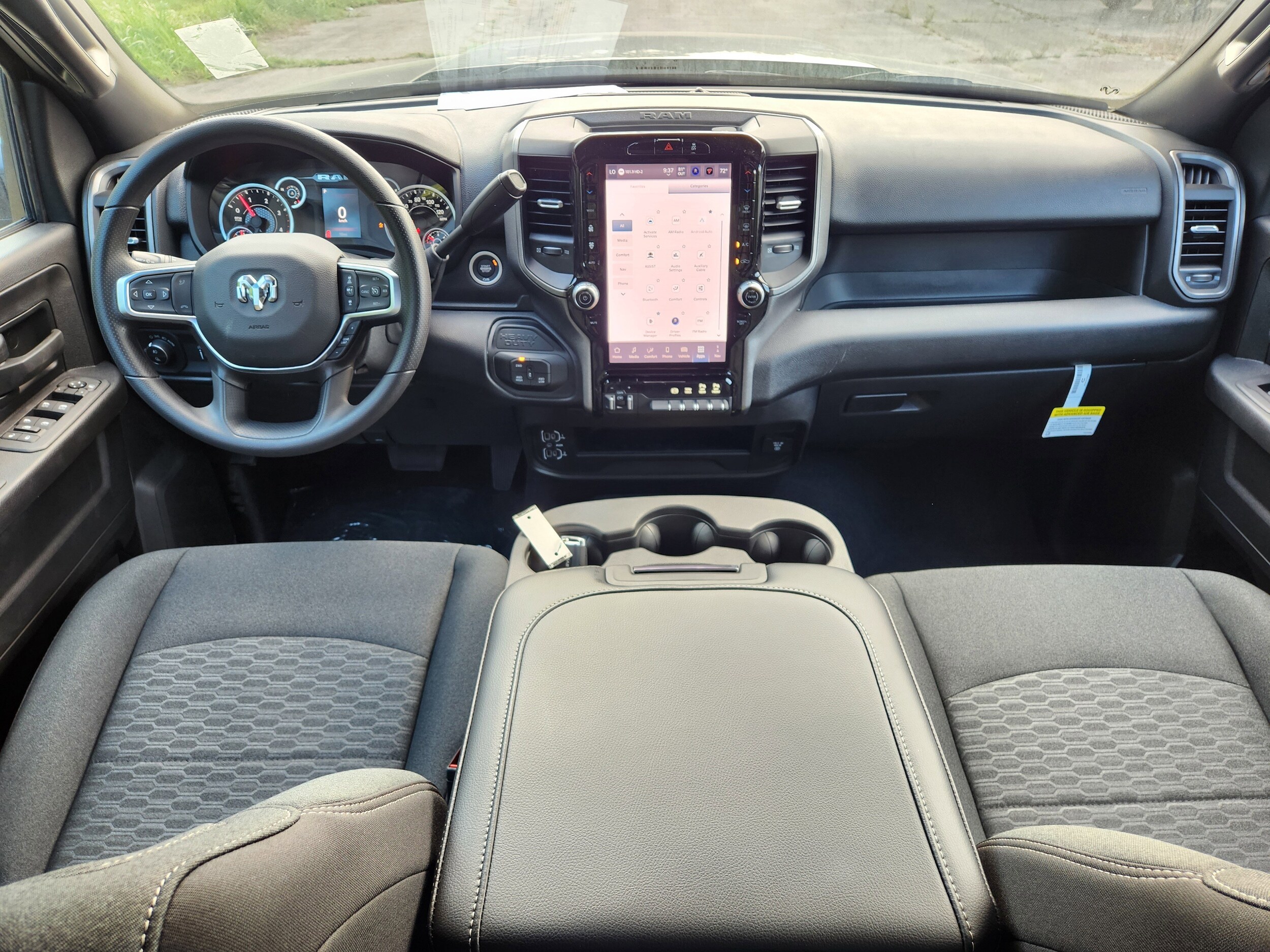 2025 Ram 2500 Tradesman photo 2