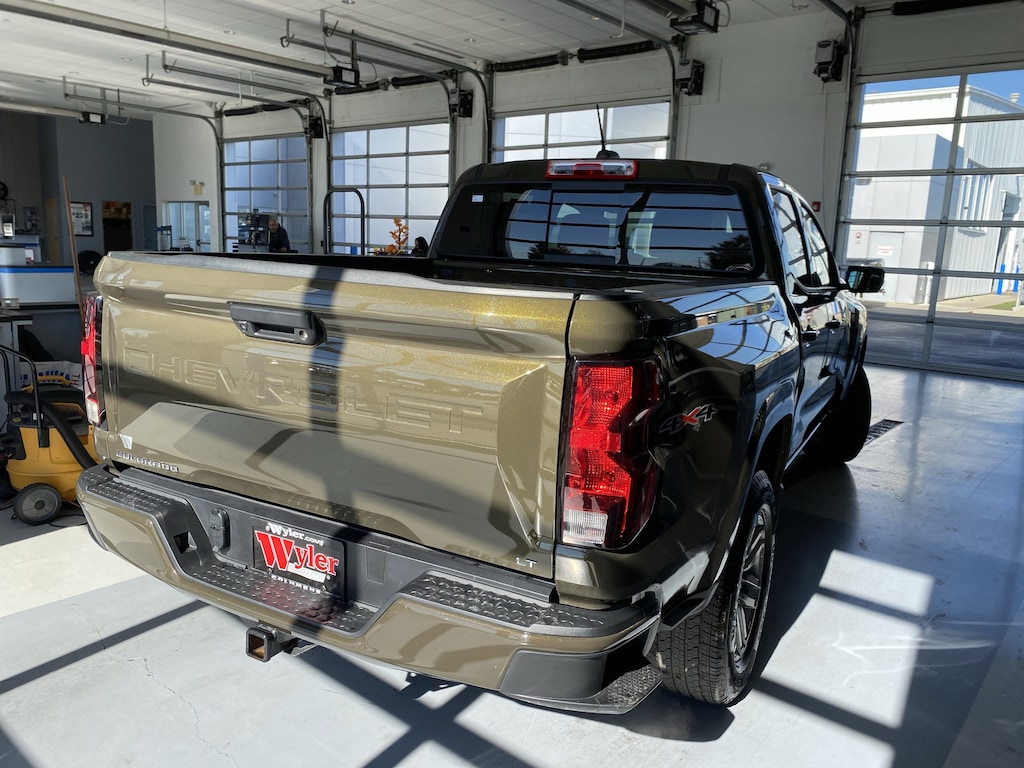 Used 2024 Chevrolet Colorado 4WD Crew Cab LT Truck