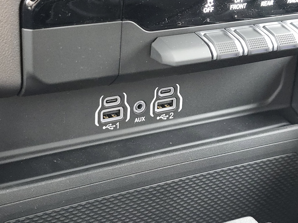 New 2025 Ram 1500 BIG HORN QUAD CAB 4X4 6'4 BOX Pickup