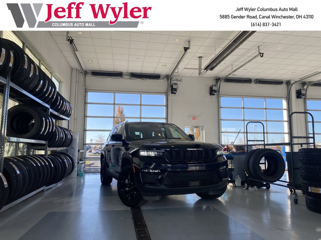 Used 2024 Jeep Grand Cherokee Limited 4x4 SUV