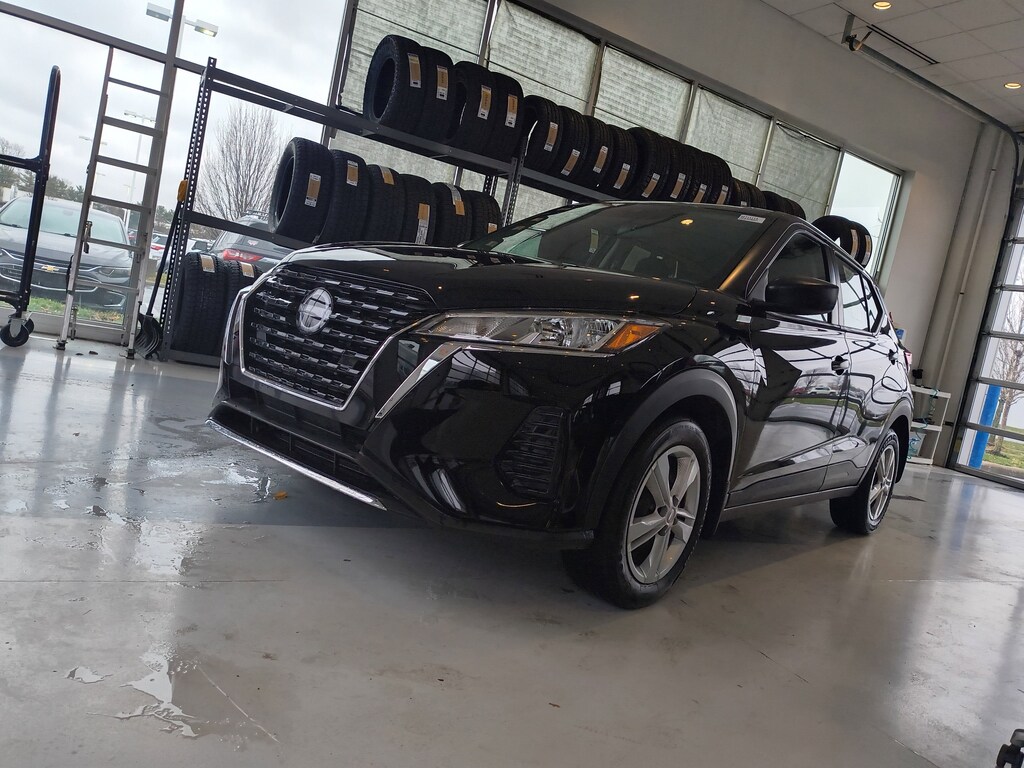 Used 2024 Nissan Kicks S FWD SUV