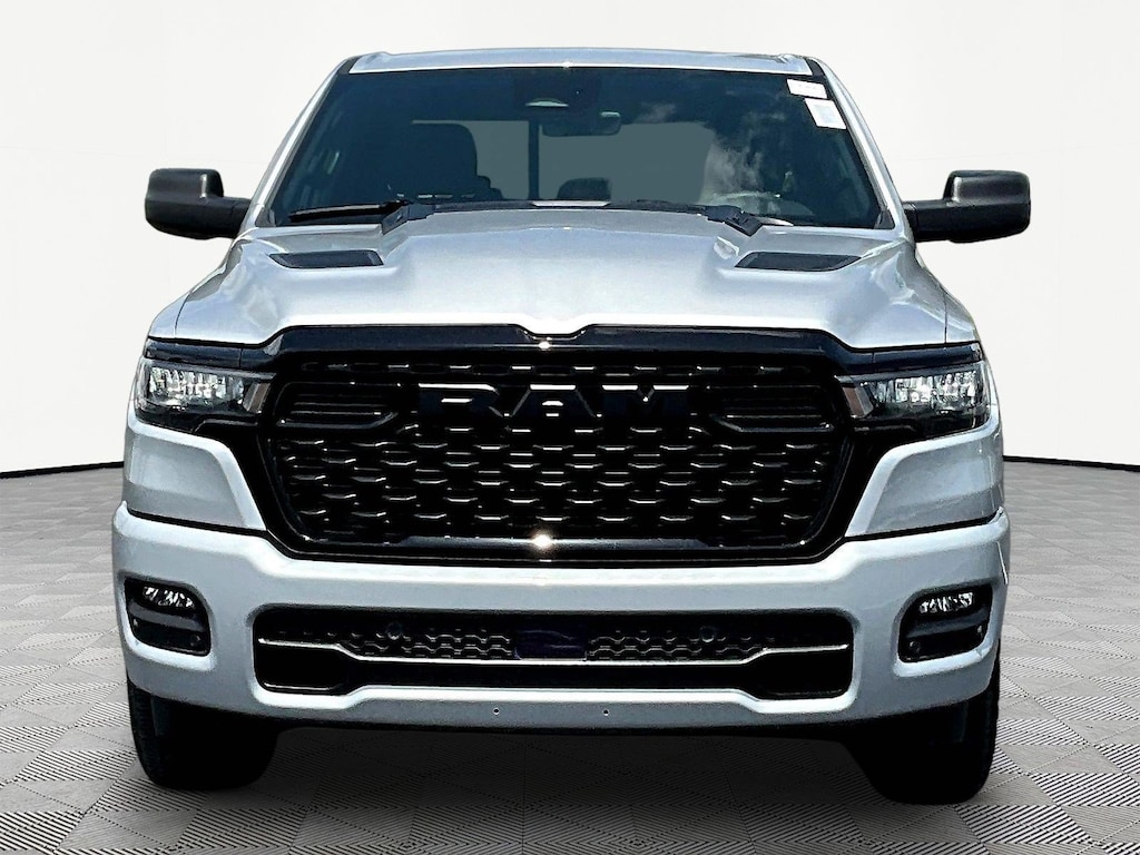 New 2026 Ram 1500 EXPRESS CREW CAB 4X4 5'7 BOX Pickup