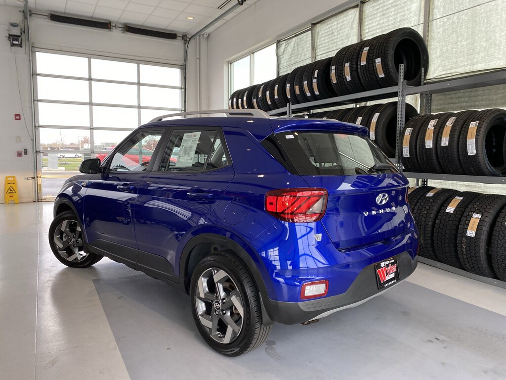 Used 2025 Hyundai Venue SEL IVT SUV