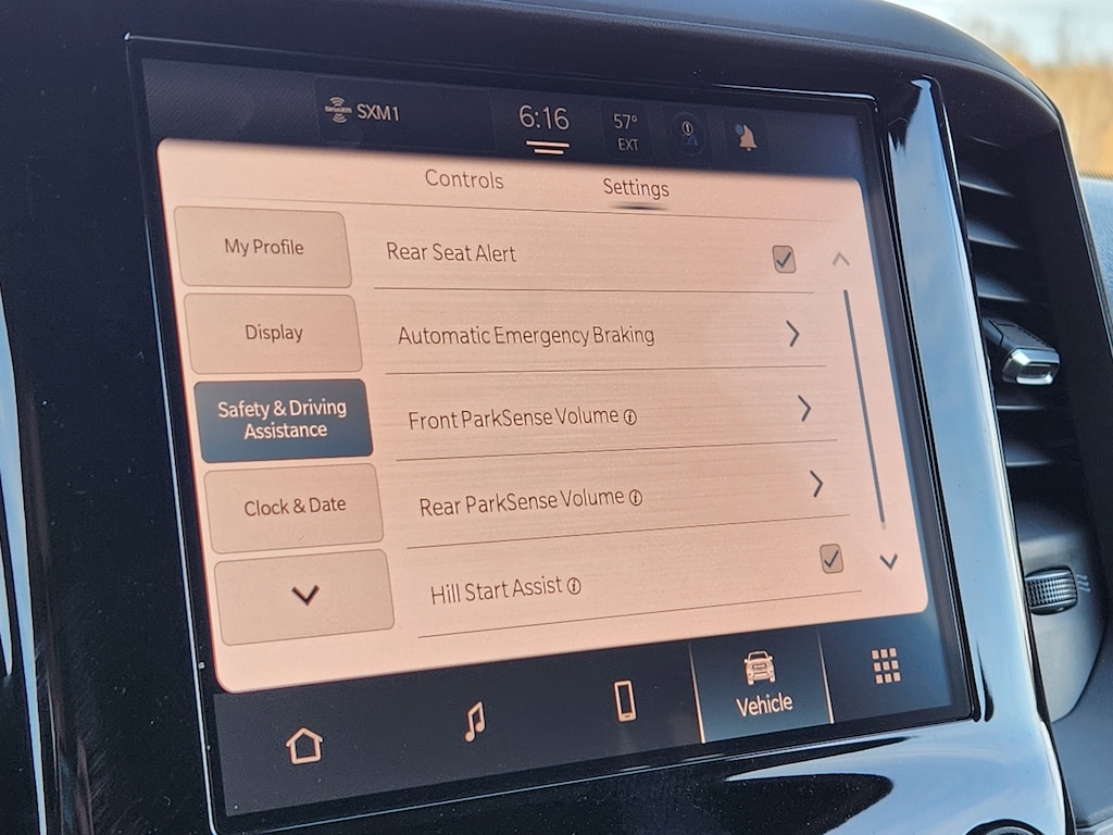 New 2026 Ram 2500 BLACK EXPRESS CREW CAB 4X4 6'4 BOX Pickup