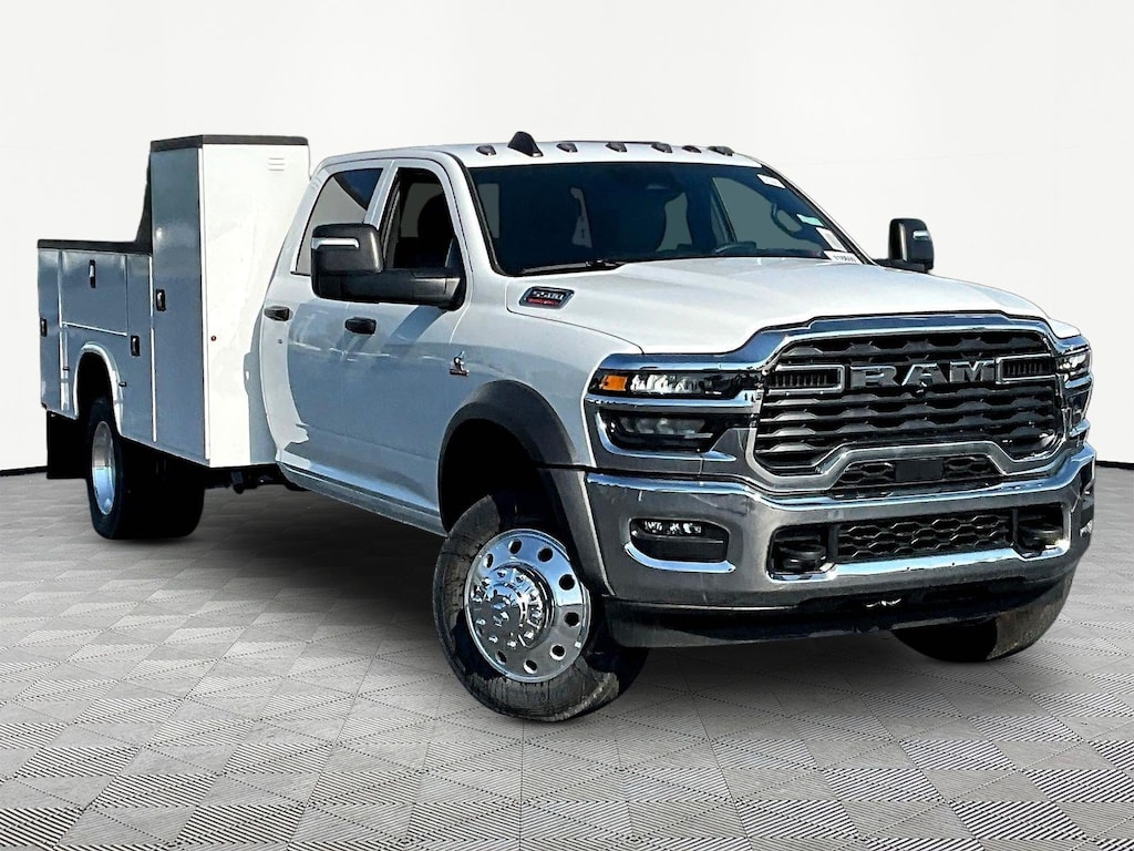New 2026 Ram 5500 Chassis Cab TRADESMAN CREW 4X4 84' CA Pickup