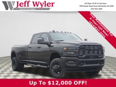 2026 Ram 3500 TRADESMAN CREW CAB 4X4 8' BOX Pickup