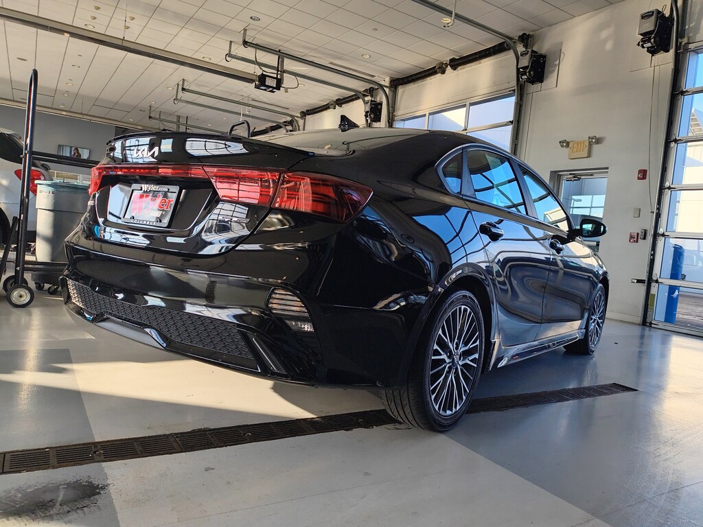 Used 2023 Kia Forte GT-Line IVT Car