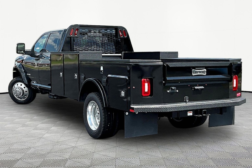 New 2026 Ram 4500 Chassis Cab BIG HORN CREW 4X4 84' CA Pickup