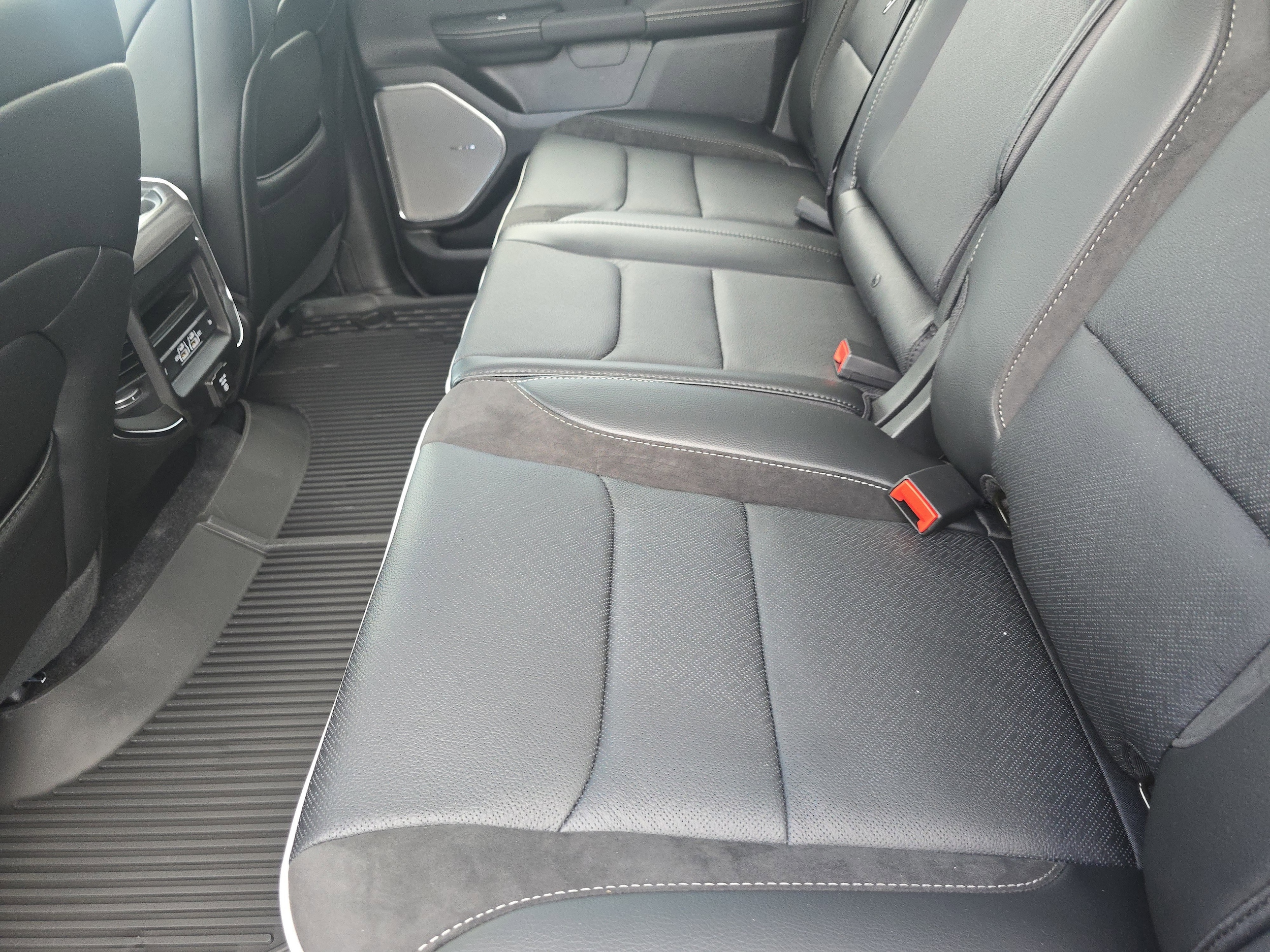 2026 RAM 1500 Laramie - Photo 22