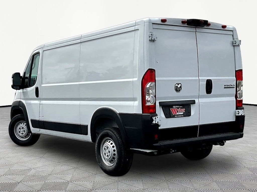 New 2026 Ram ProMaster PROMASTER 1500 TRADESMAN CARGO VAN LOW ROOF 136' W Cargo Van