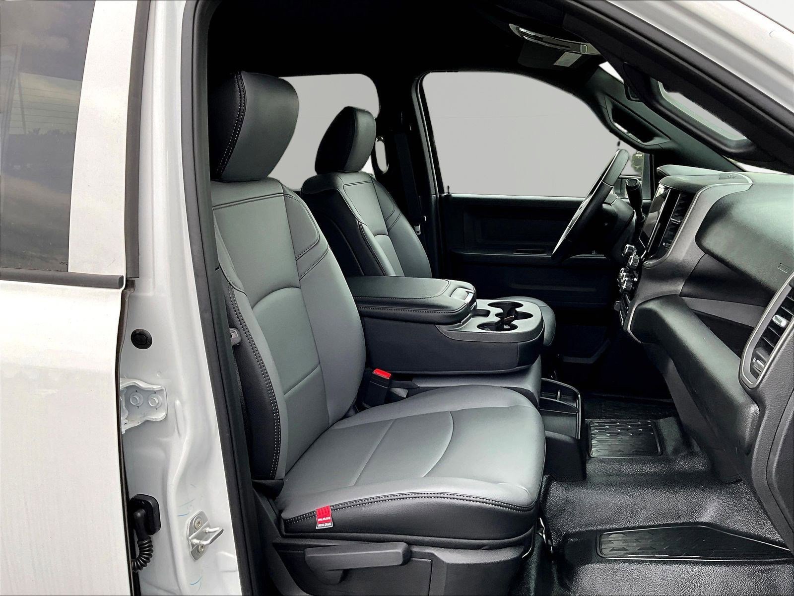 2026 RAM 3500 Chassis Tradesman - Photo 10