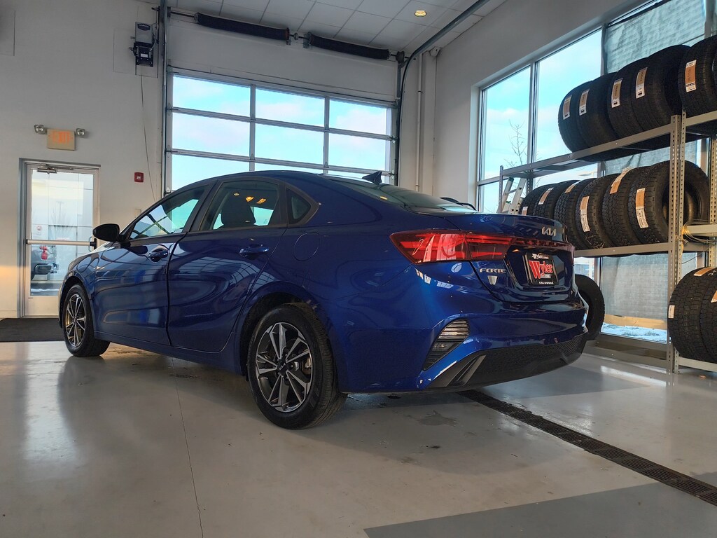 Used 2023 Kia Forte LXS IVT Car