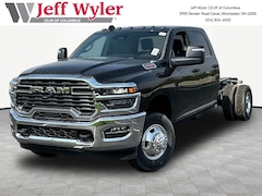 2026 Ram 3500 TRADESMAN CREW CAB CHASSIS 4X4 60' CA Pickup