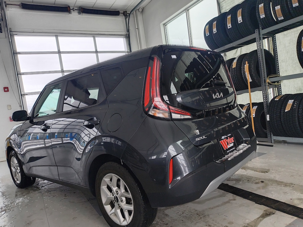 Used 2024 Kia Soul LX IVT Hatchback
