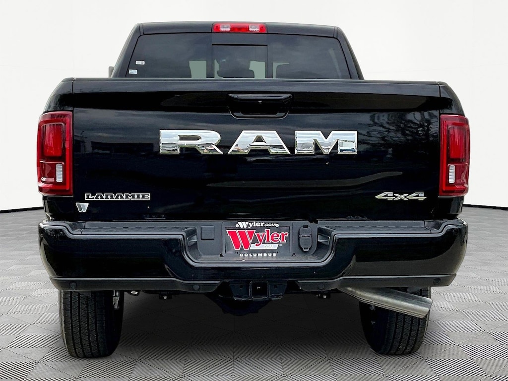 New 2026 Ram 2500 LARAMIE CREW CAB 4X4 6'4 BOX Pickup