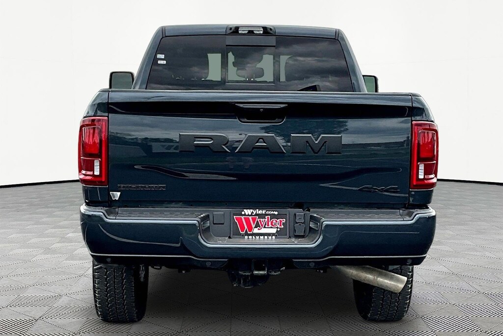 New 2026 Ram 2500 BIG HORN CREW CAB 4X4 6'4 BOX Pickup