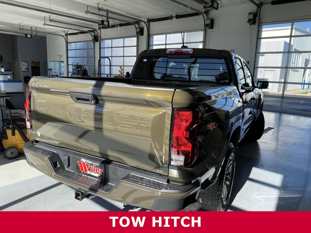 Used 2024 Chevrolet Colorado 4WD Crew Cab LT Truck