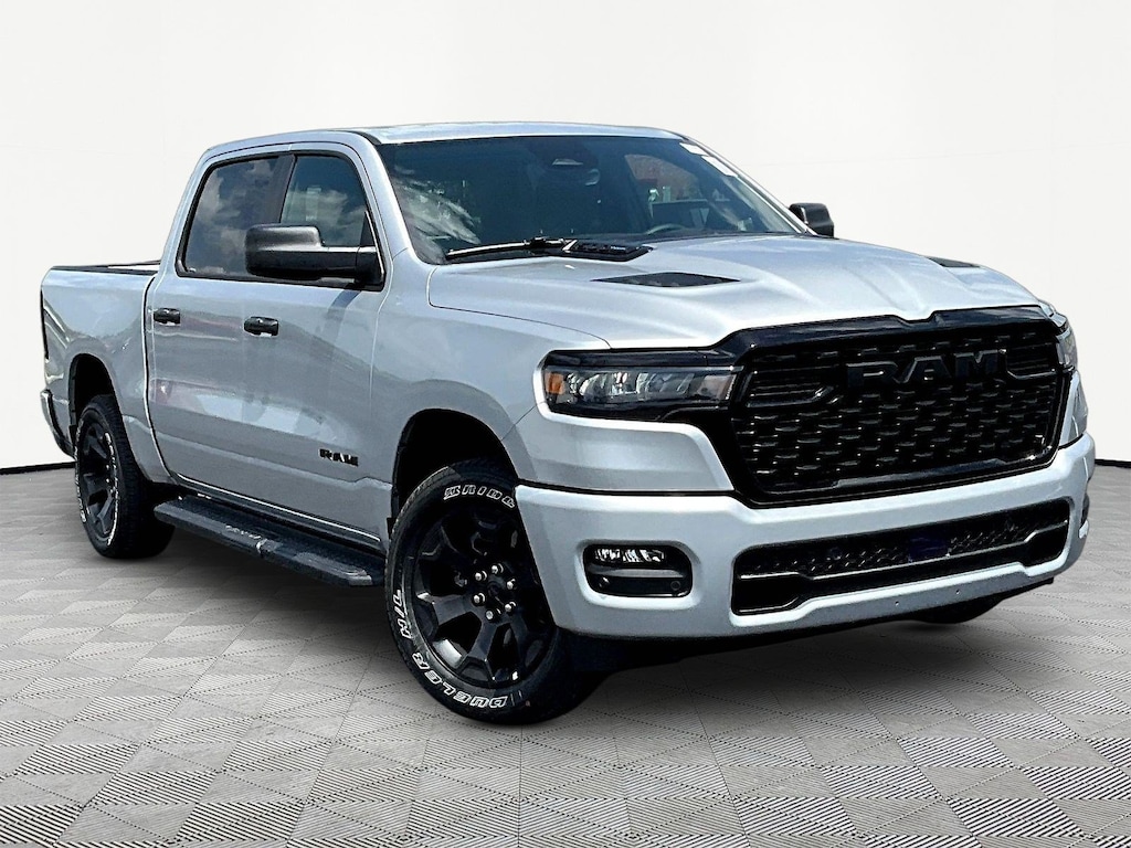 New 2026 Ram 1500 EXPRESS CREW CAB 4X4 5'7 BOX Pickup