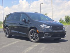 2025 Chrysler Pacifica LIMITED Passenger Van