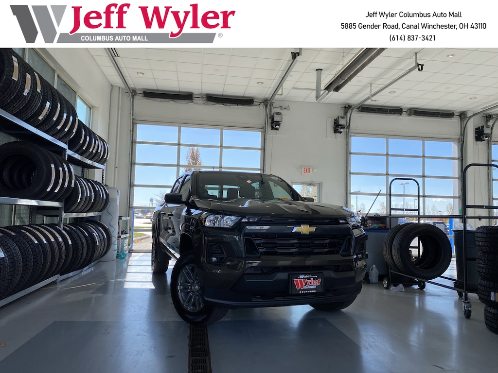 Used 2024 Chevrolet Colorado 4WD Crew Cab LT Truck