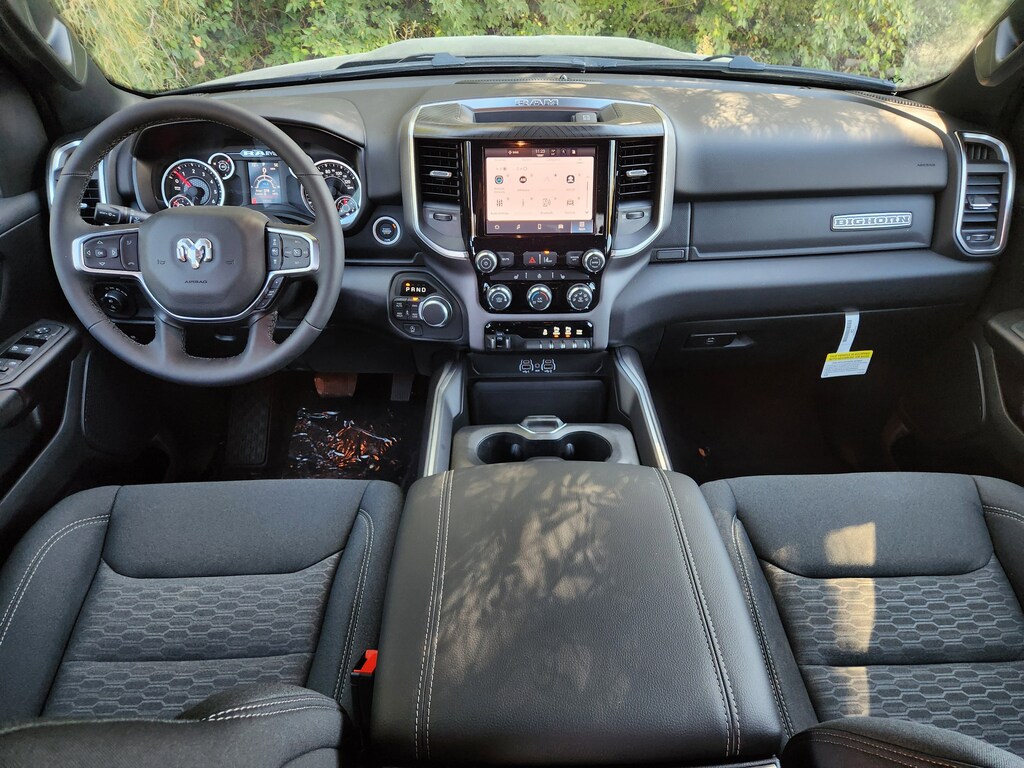 New 2026 Ram 1500 BIG HORN CREW CAB 4X4 5'7 BOX Pickup