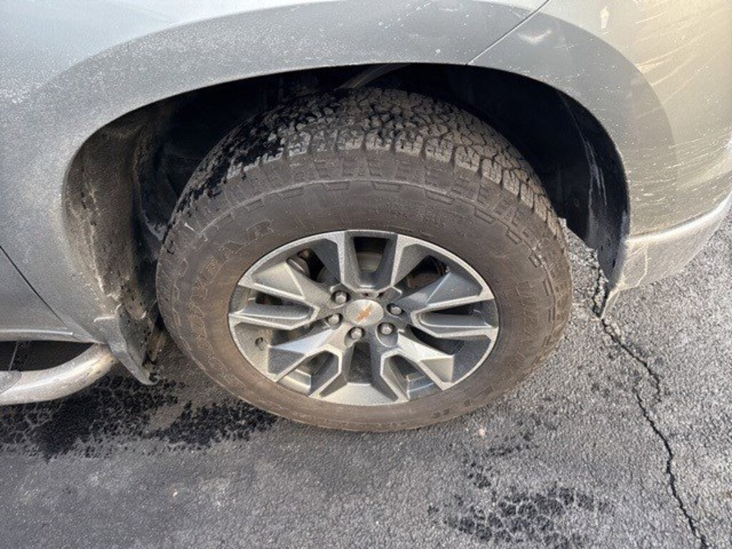 Used 2025 Chevrolet Silverado 1500 4WD Crew Cab 147 LT w/1LT Truck