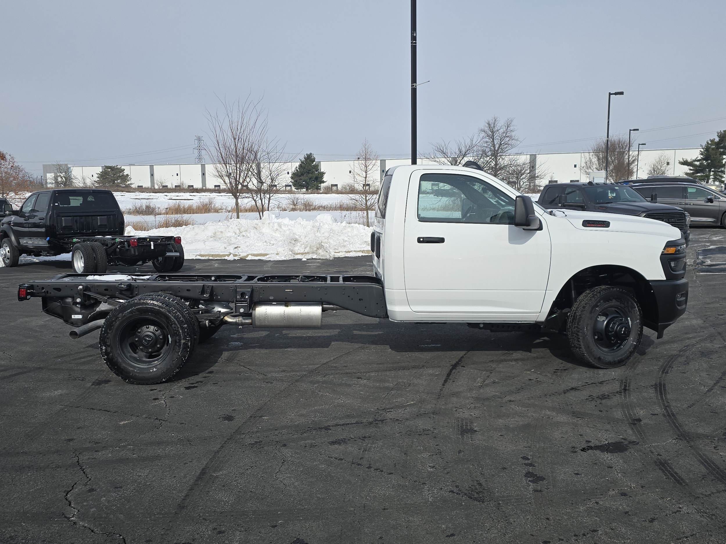 2026 RAM 3500 Chassis Tradesman - Photo 17