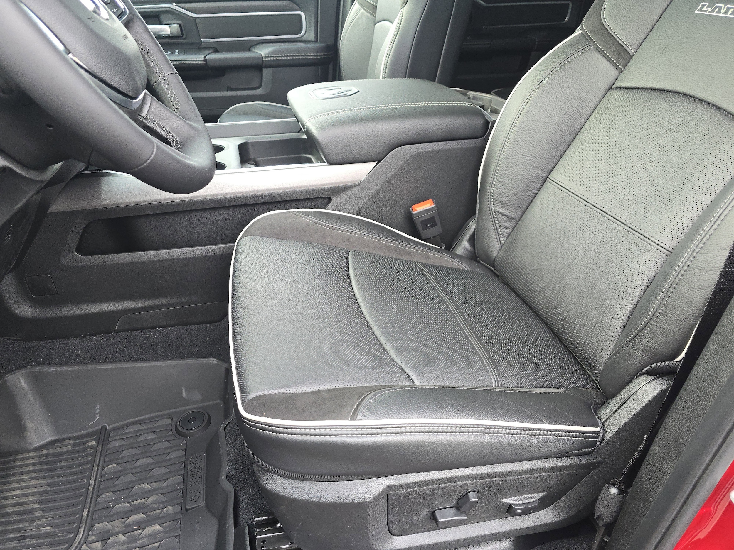 2026 RAM 2500 Laramie - Photo 28
