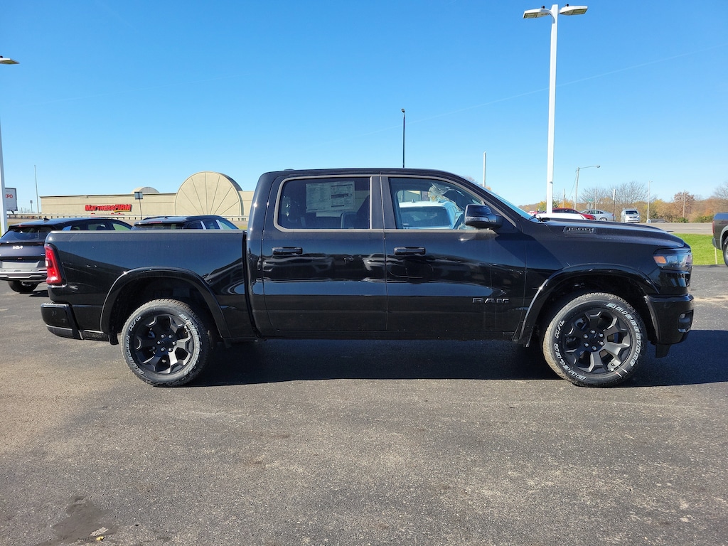 New 2026 Ram 1500 BIG HORN CREW CAB 4X4 5'7 BOX Pickup