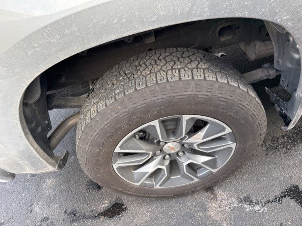 Used 2025 Chevrolet Silverado 1500 4WD Crew Cab 147 LT w/1LT Truck