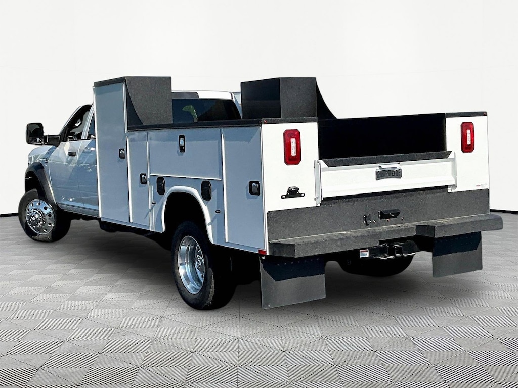 New 2026 Ram 5500 Chassis Cab TRADESMAN CREW 4X4 84' CA Pickup