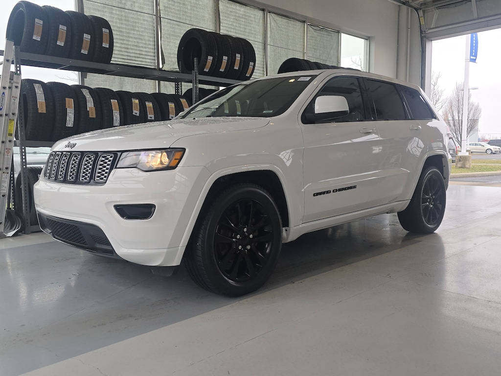 Used 2017 Jeep Grand Cherokee Altitude 4x4 *Ltd Avail* SUV