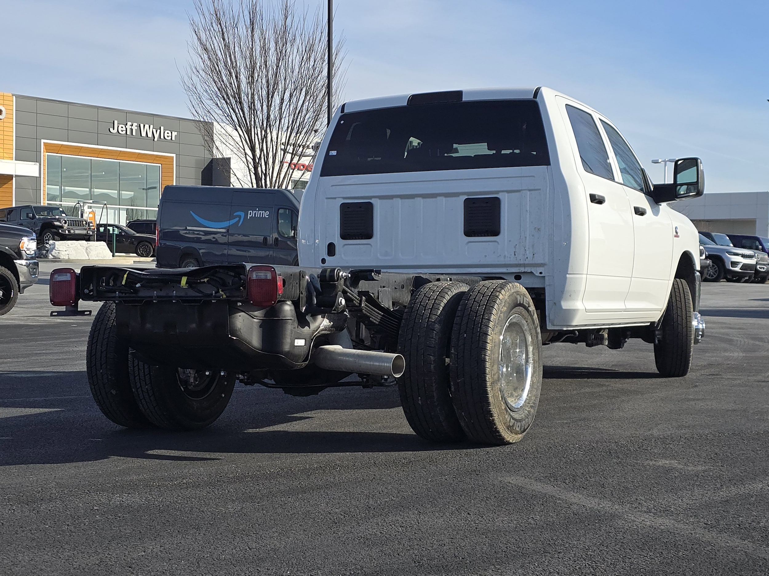 2026 RAM 3500 Chassis Tradesman - Photo 17