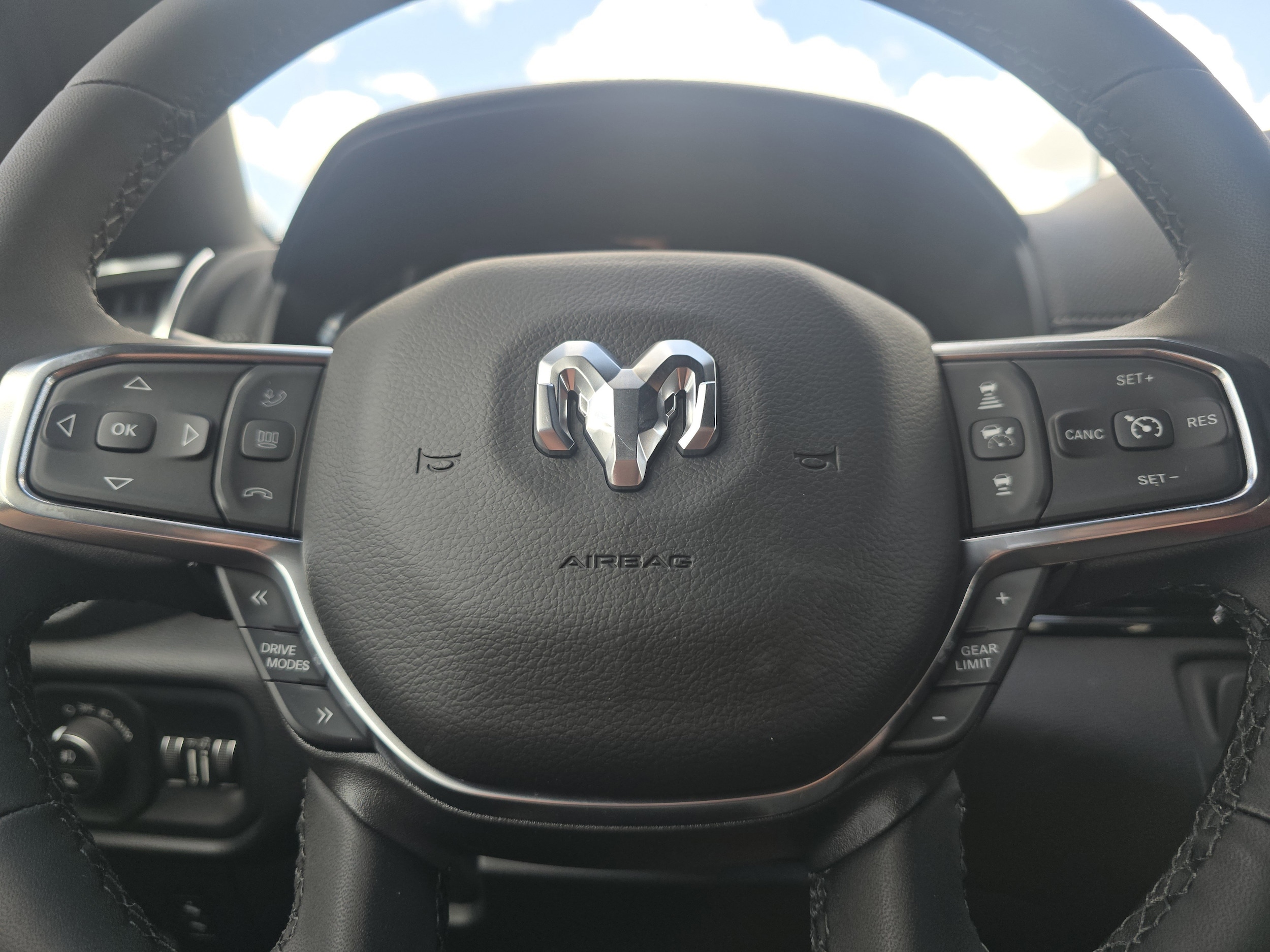 2026 RAM 1500 Laramie - Photo 30