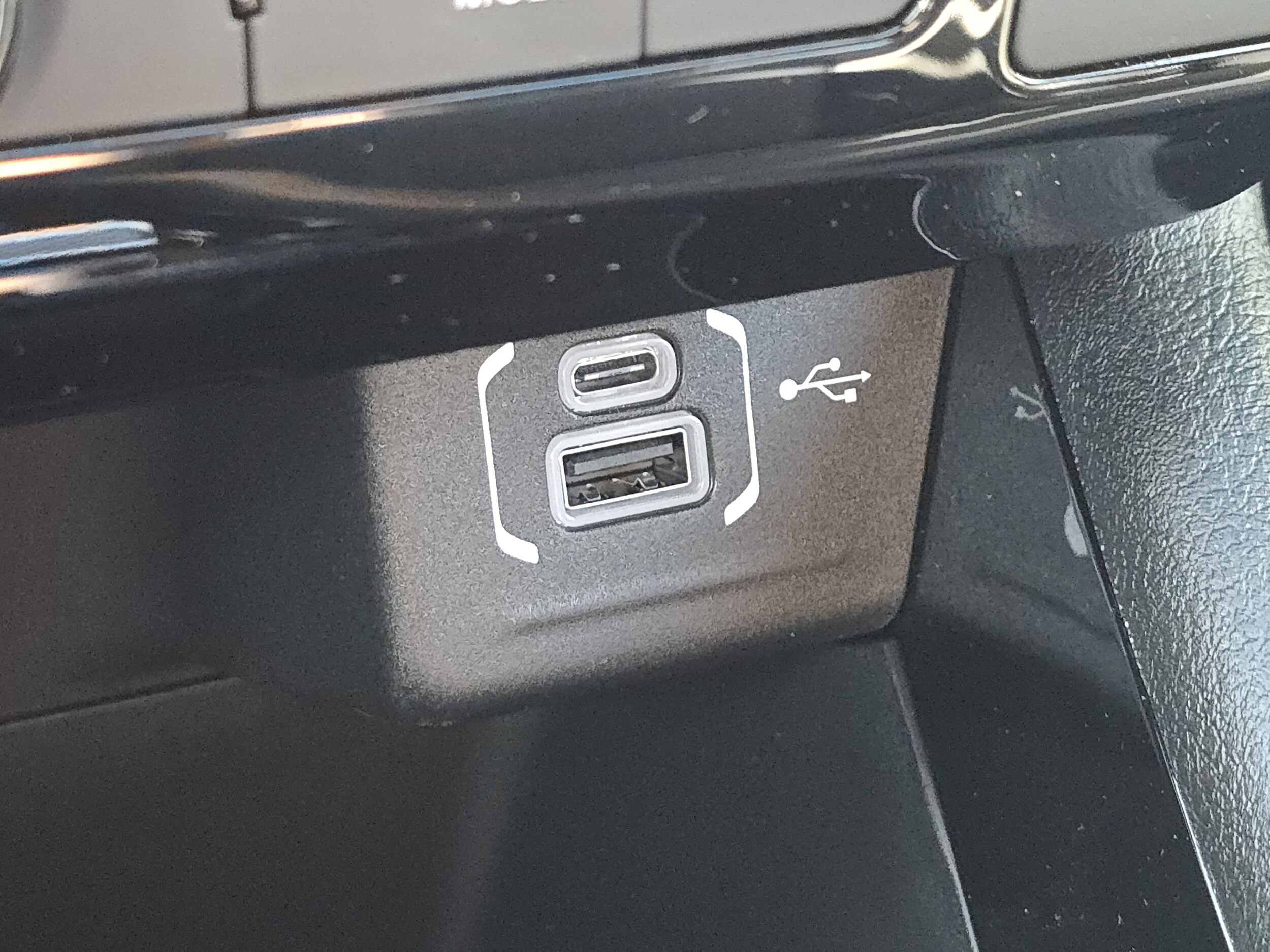 2026 Jeep Compass Latitude Altitude Special Edition photo 2