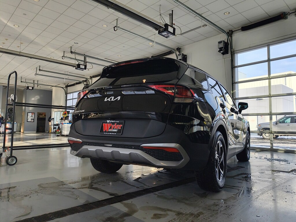 Used 2023 Kia Sportage LX FWD SUV