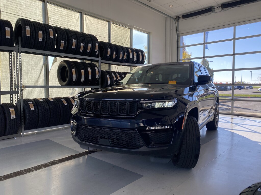 Used 2024 Jeep Grand Cherokee Limited 4x4 SUV