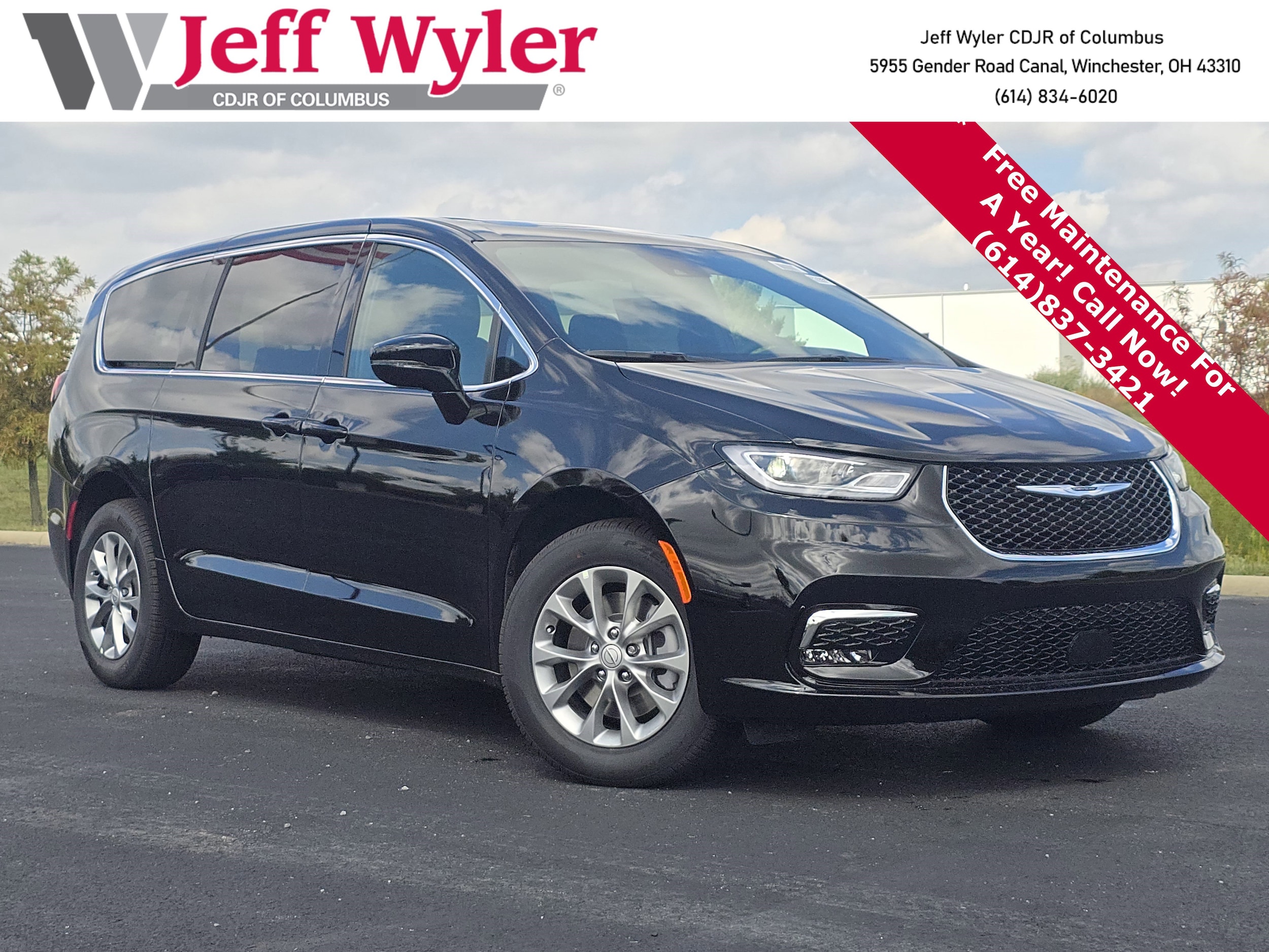 2026 Chrysler Pacifica Select's photo