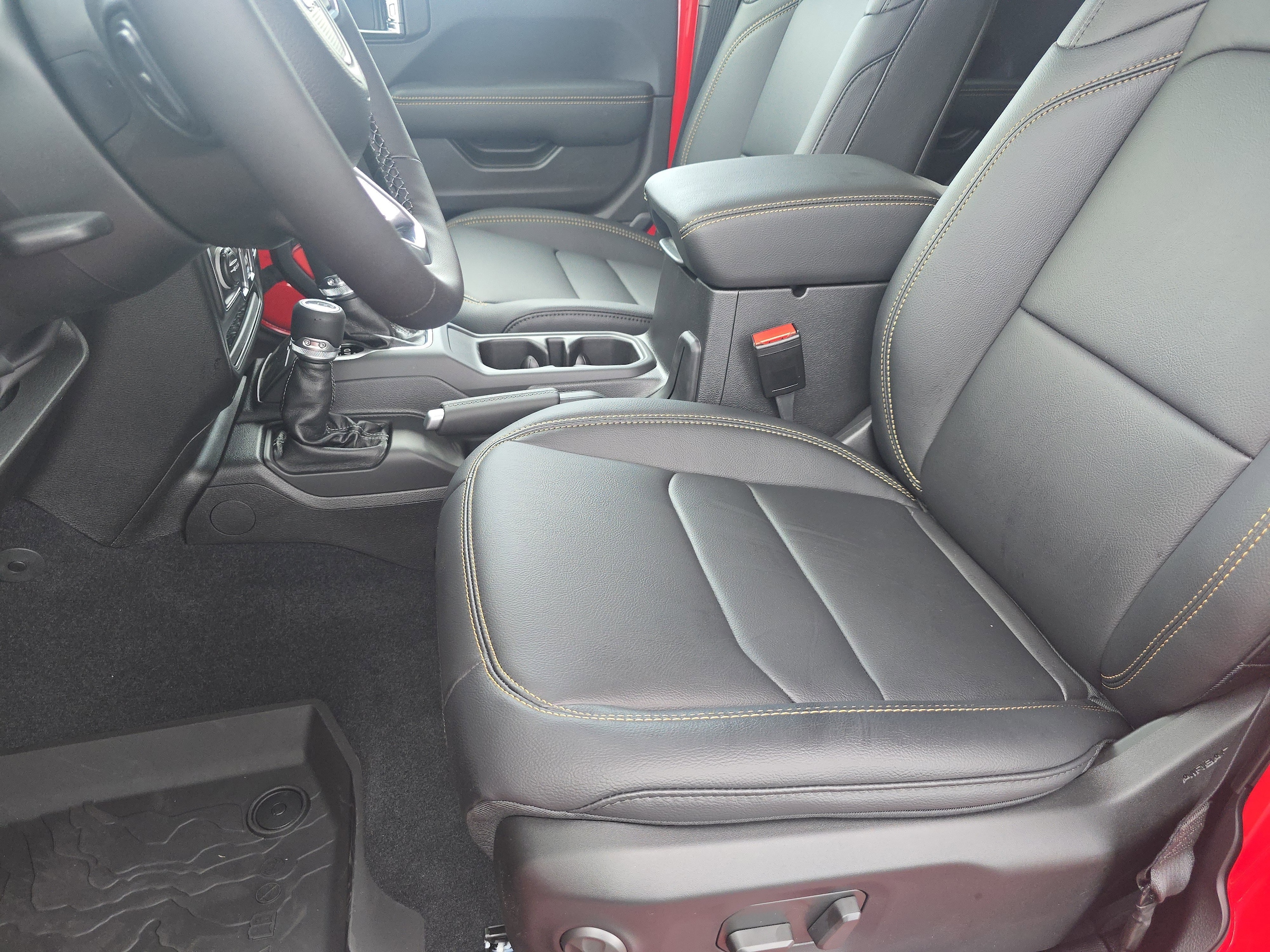 2025 Jeep Wrangler 4-Door Sahara - Photo 25