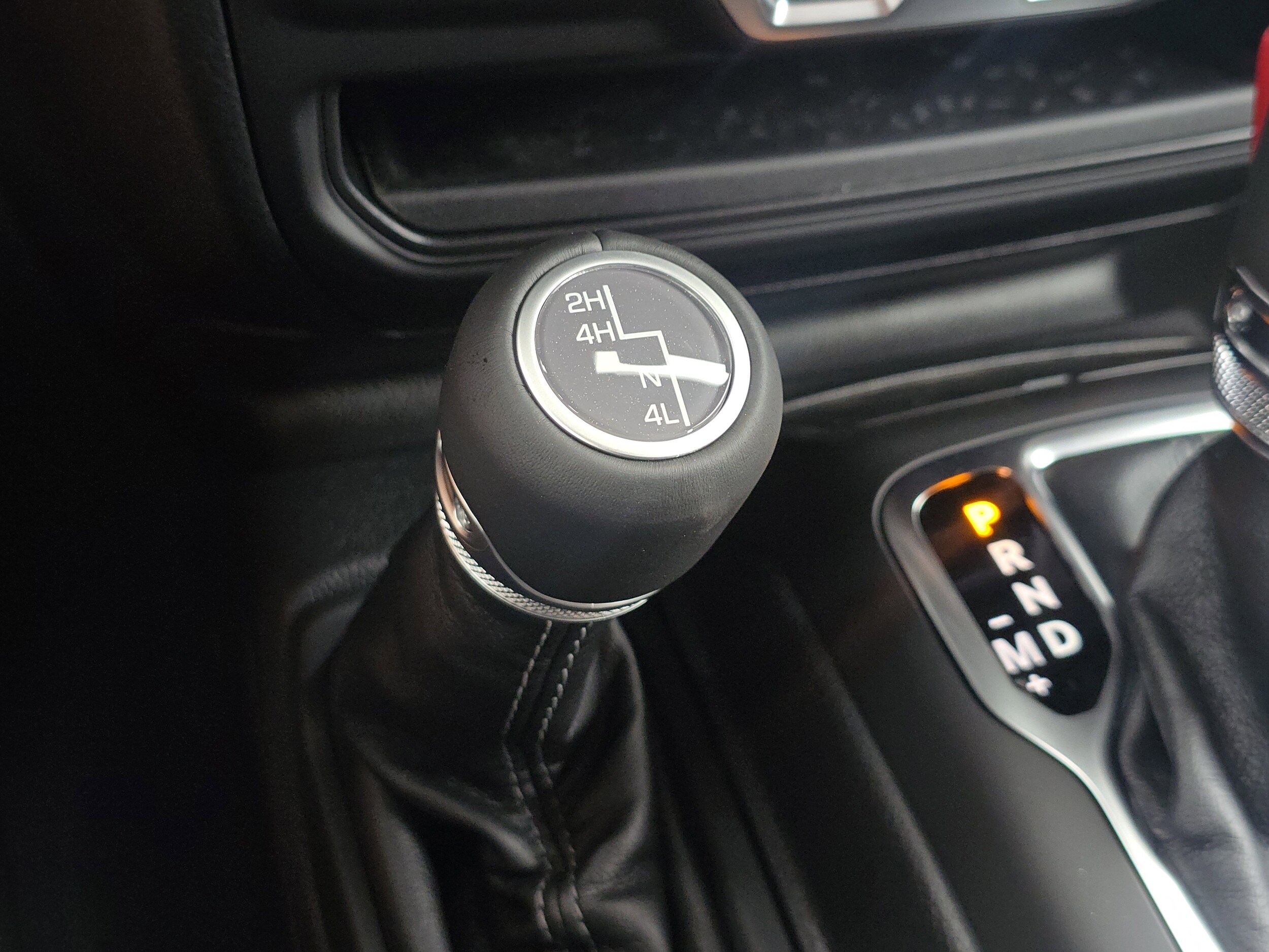 2025 Jeep Wrangler 4-Door Sahara - Photo 32