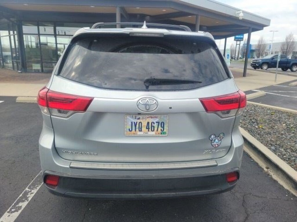 Used 2019 Toyota Highlander XLE V6 AWD SUV