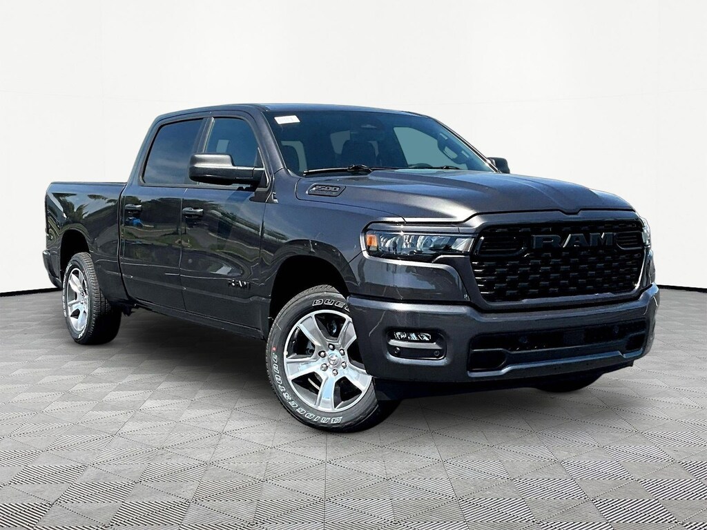 New 2026 Ram 1500 EXPRESS CREW CAB 4X4 6'4 BOX Pickup