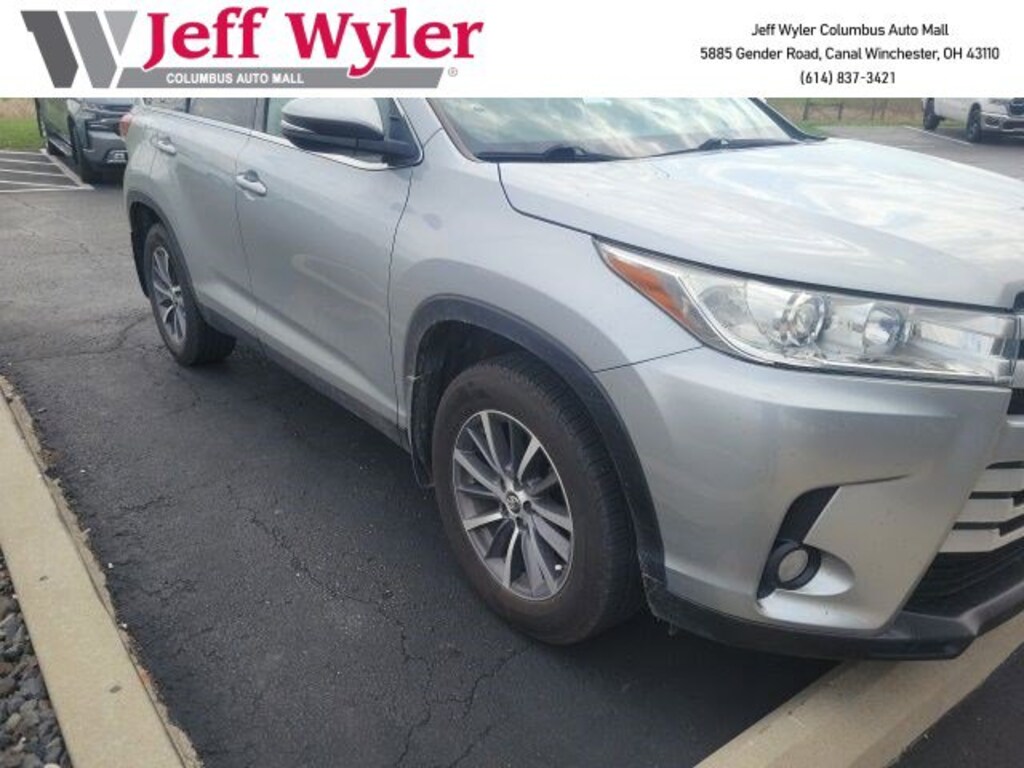 Used 2019 Toyota Highlander XLE V6 AWD SUV