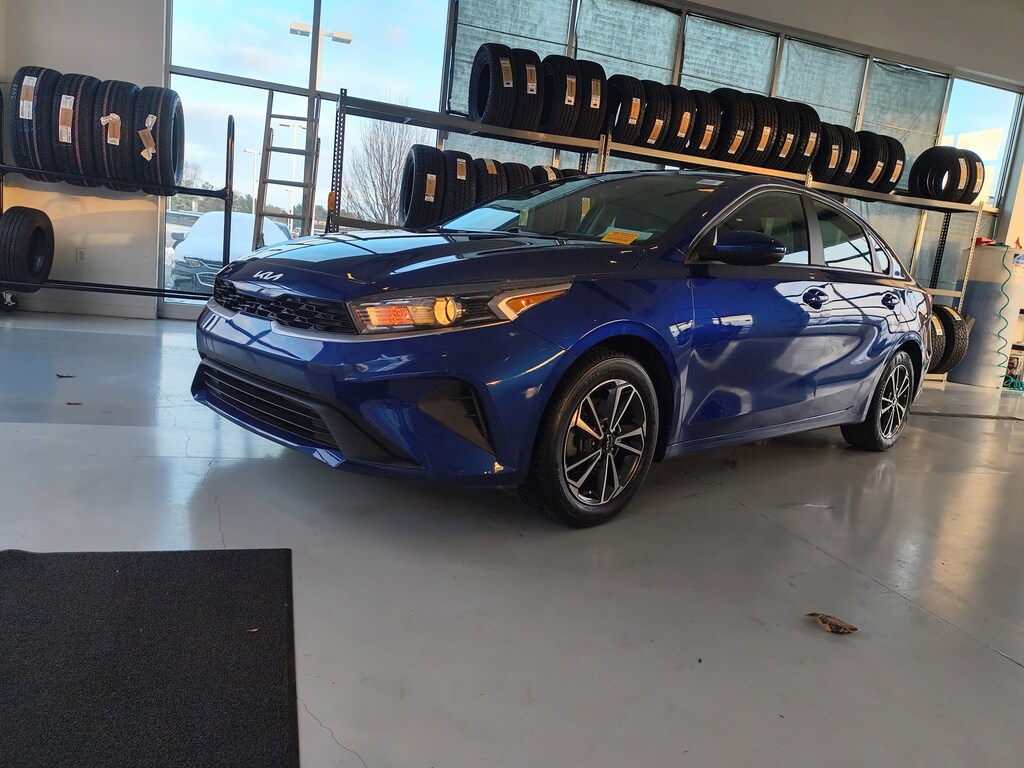 Used 2023 Kia Forte LXS IVT Car