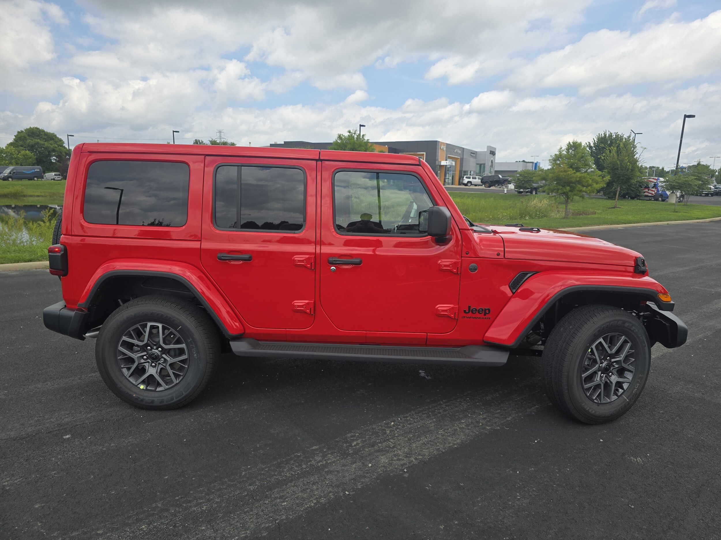 2025 Jeep Wrangler 4-Door Sahara - Photo 19