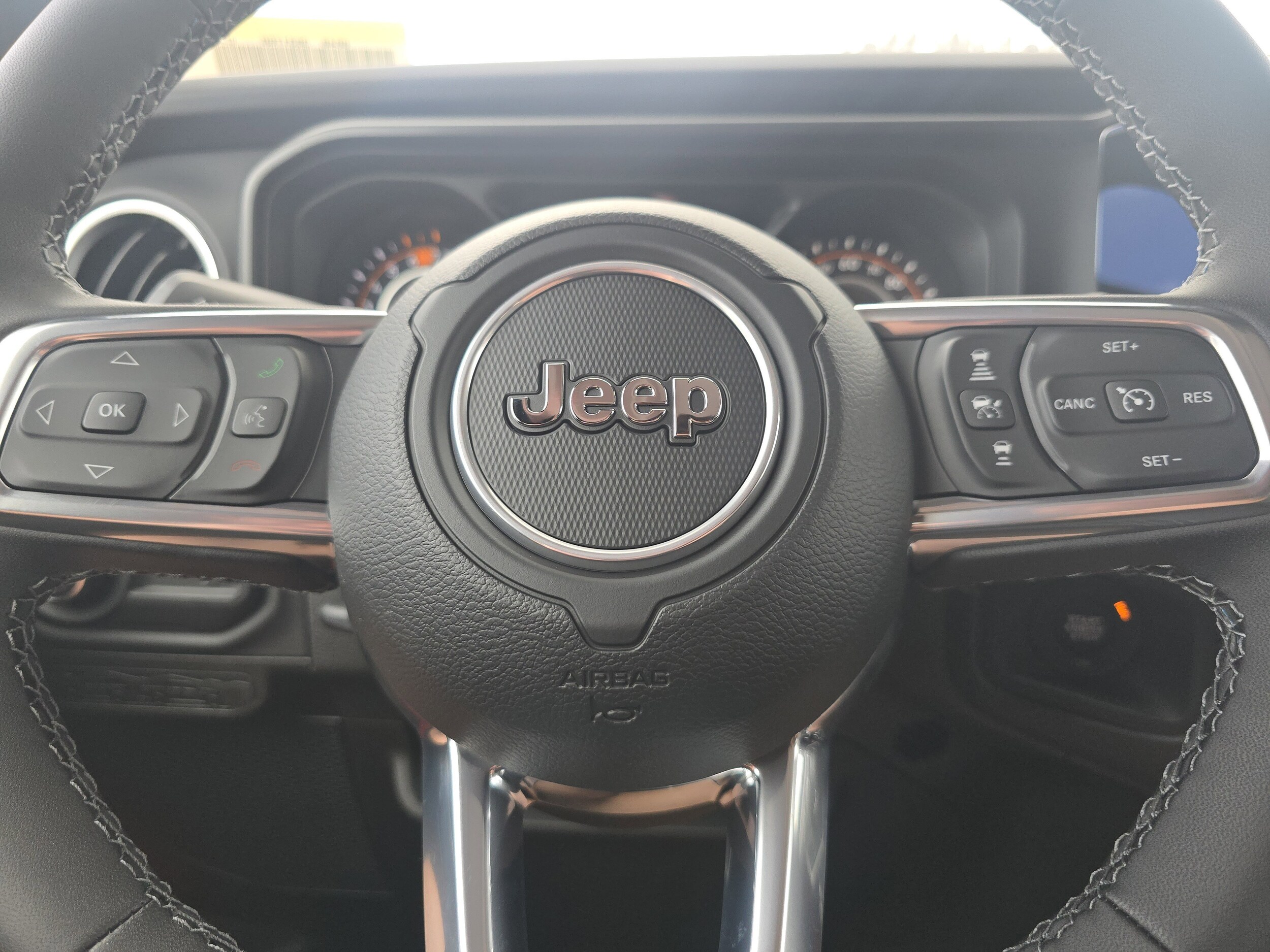 2025 Jeep Wrangler 4-Door Sahara - Photo 28