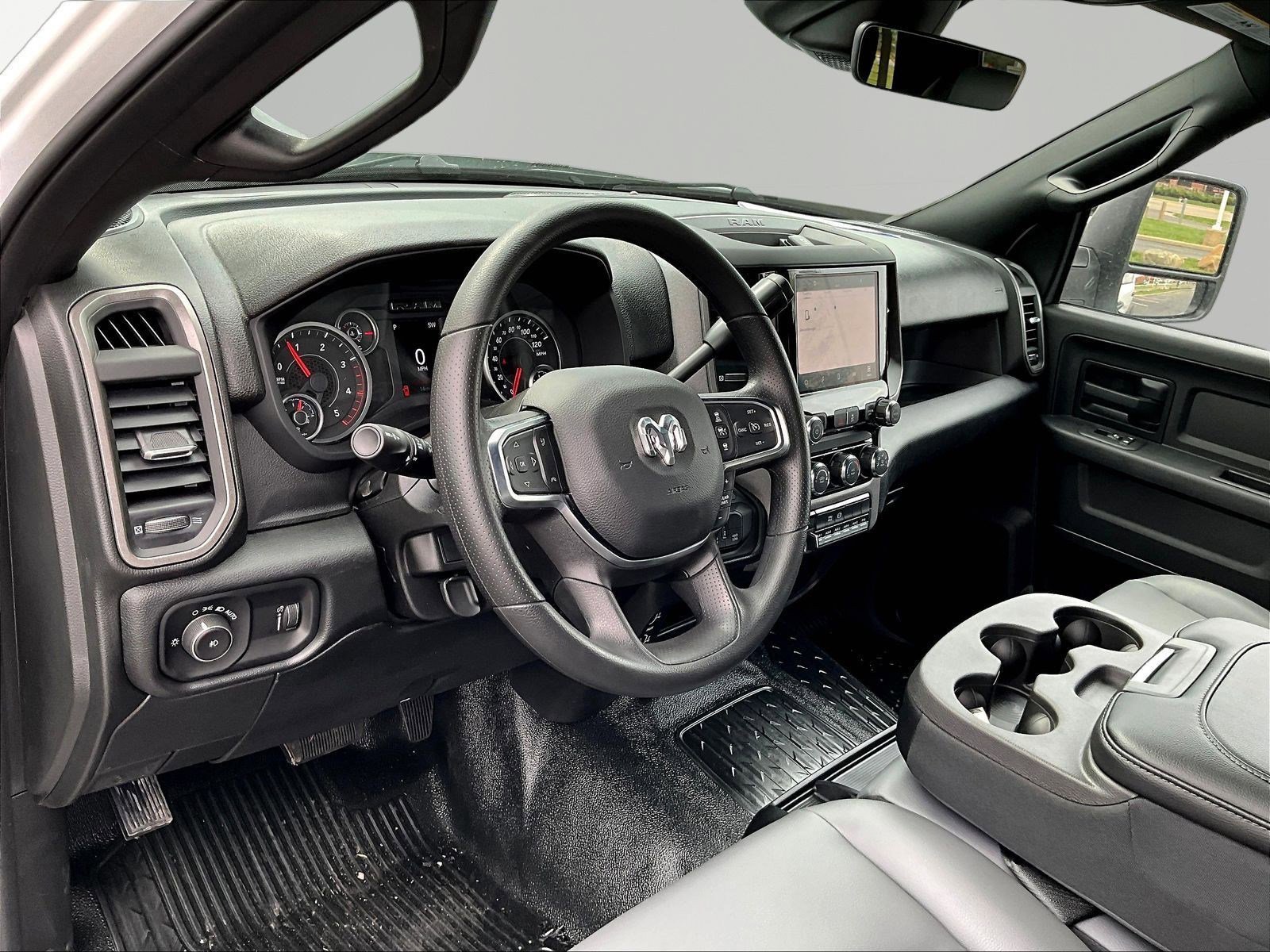 2026 RAM 3500 Chassis Tradesman - Photo 9